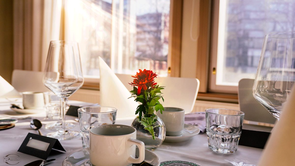 Kasinon yläkerta_Ikkuna_yläkerta